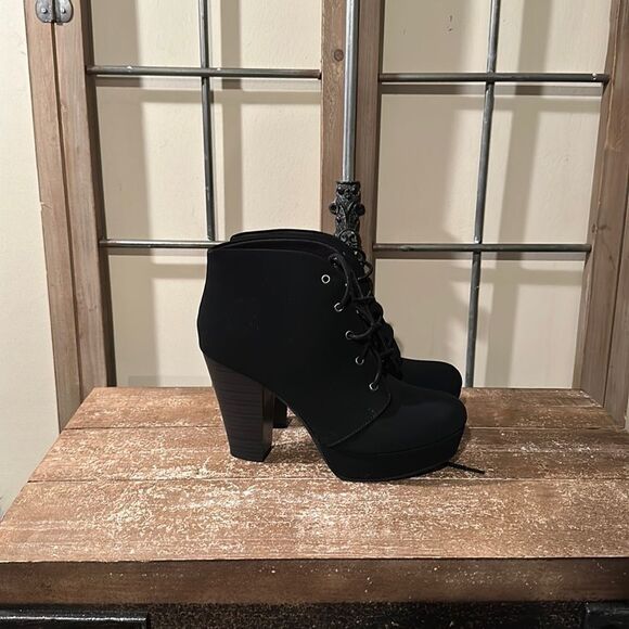 Boots women size 8 nwot - Picture 1 of 8